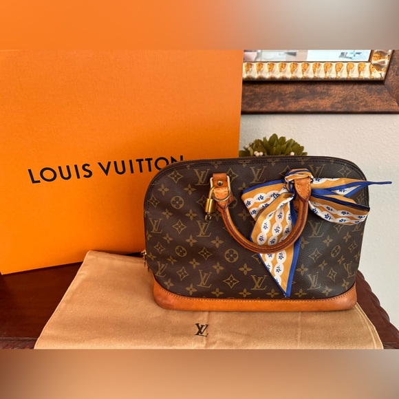 LOUIS VUITTON ALMA PM HANDBAG MONOGRAM with LV lock/key, box, Dustbag /COA - Picture 1 of 14